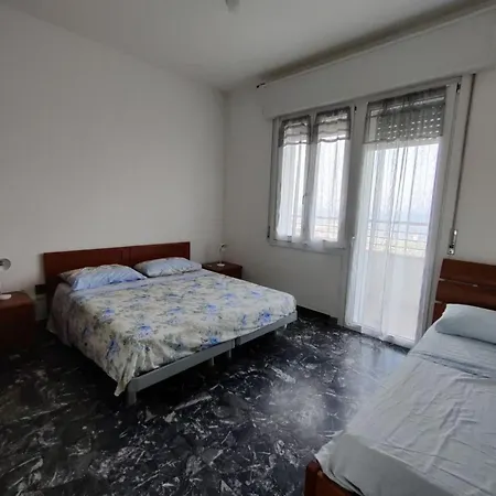 Cozy With Sea View Terrace Apartman Caorle