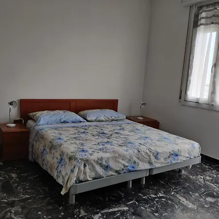 Cozy With Sea View Terrace Apartment Caorle