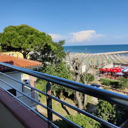 Cozy With Sea View Terrace Apartment